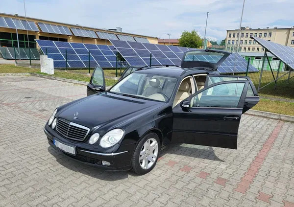 samochody osobowe Mercedes-Benz Klasa E cena 29900 przebieg: 296000, rok produkcji 2005 z Kosów Lacki